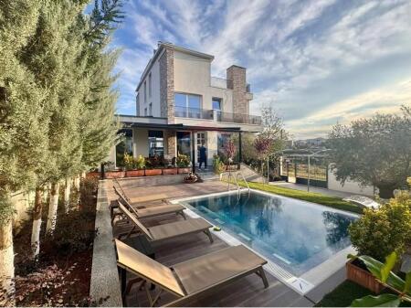 Farkë e Vogël, Villa in Affitto