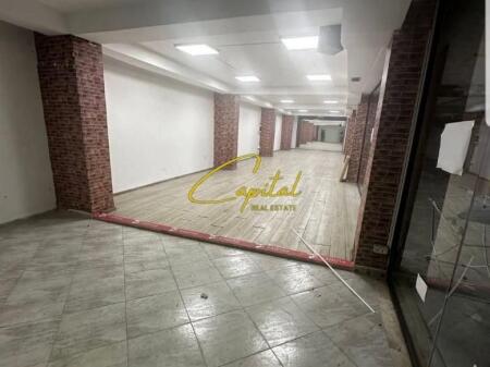 LOCALE COMMERCIALE IN AFFITTO 150 M2 21 DICEMBRE 700 EURO