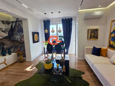 Tek 21 Dhjetori ,Shitet Super Apartament 2+1 Me Super Vendndodhje!!!