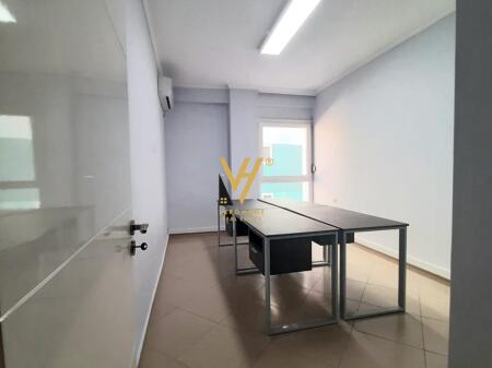 UFFICIO 97 M2 IN AFFITTO IN CENTRO 800 EURO