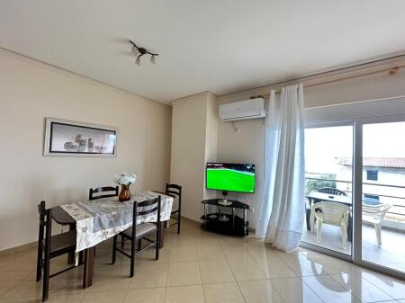 Jepet me Qira Apartament 2+1 ne Uje te Ftohte, Vlore