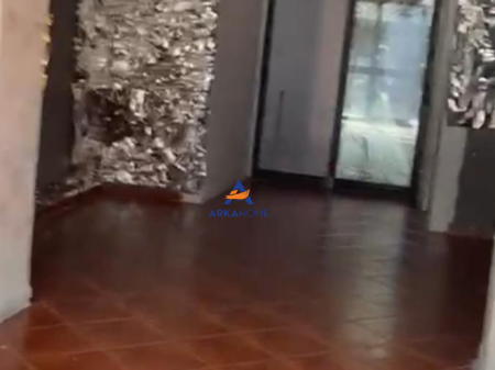 LOCALE COMMERCIALE IN AFFITTO 47M2 "VIA 4 DESHMORET, GINNASIO PARTIZANET" 40000 LEKE