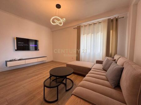 2+1 apartment for rent at the entrance of the residence 'Kodres se Diellit' 800 € /Month