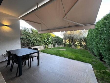 Villa nella Residenza Olive Grove! 1.500 € /Mese Sup. Totale 130m2
