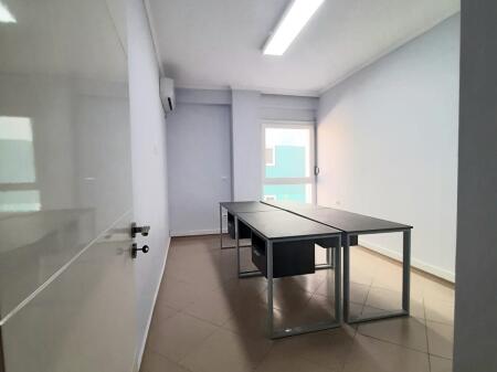 UFFICIO IN AFFITTO 98M2 CENTRO 80.000 LEKE