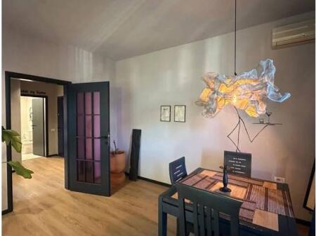 AFFITTASI APPARTAMENTO 1+1+BALCONE AL BOULEVARD "ZOGU I PARE", CENTRO! 650 € /Mese