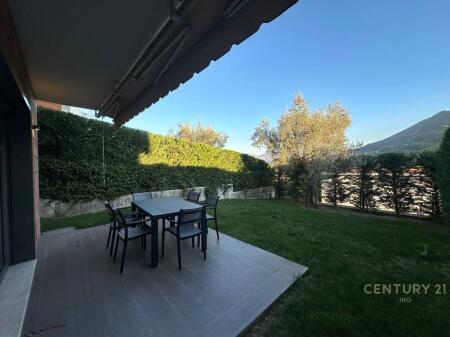 Villa nella Residenza Olive Grove! 2.500 € /Mese