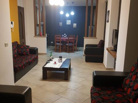  Appartamento in Affitto – Via Fortuzi, Tirana
