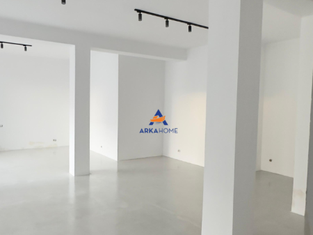 LOCALE UFFICIO IN AFFITTO 100M2 "CENTRO" 850 EURO