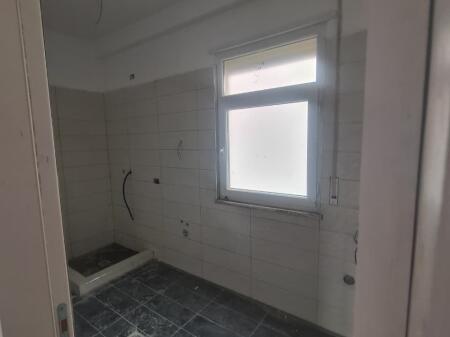 LISTIM I RI. Apartament ne shitje 2+1. 129800 EURO
