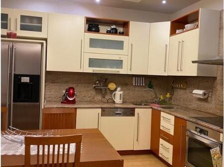 Affittasi appartamento 3+1+2 in affitto a Myslym Shyri! 900 € /mese