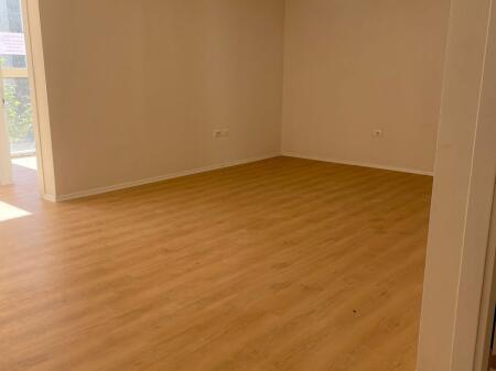 UFFICIO IN AFFITTO 97 M2 ASTIR 60.000 LEKE
