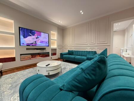 Penthouse in Affitto, A Myslim Shur