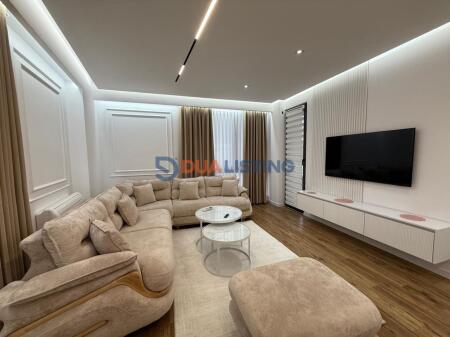 Appartamento moderno in affitto 2+1+2 nella zona del Nuovo Boulevard