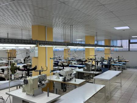  Locale commerciale in affitto Sartoria 