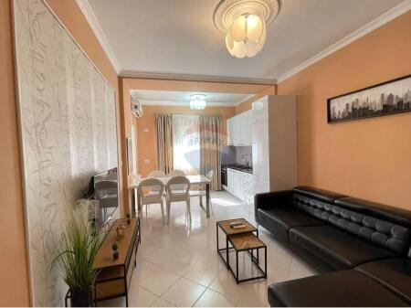 Apartament 2+1 per qira ne Bllok!
