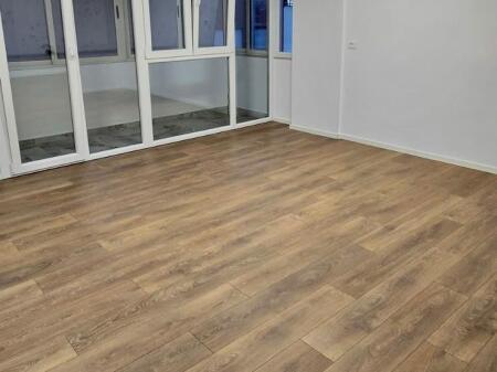  SHITET Apartament 2+1 Me 2 Tualete Prokuroria e Tiranes  Rruga "Haxhi Hysen Dalliu" 