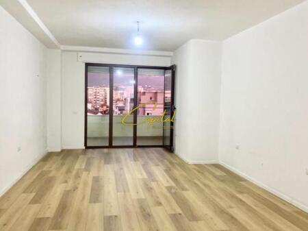 APARTAMENT ME QERA 2+1 5 MAJI 50.000 LEKE