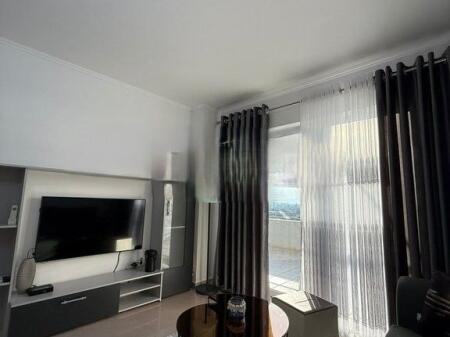 Apartament 2+2 Me Qira në Rruga 5 Maji, Tiranë - 650€