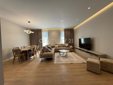 FOR RENT APARTMENT 3+1+3 + PARKING SPACE AT "GREEN VALLEY", DRY LAKE