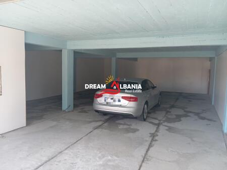 Locale in affitto con cortile a Laknas, Tirana (ID 4281171)