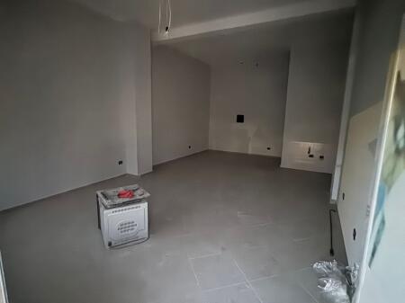 SHOP 30000 LEKE PER MONTH.ASTIR