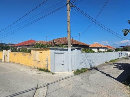  Shitet Shtëpi Private në Shijak – Mundësi e Artë për Investim ose Banesë Familjare!