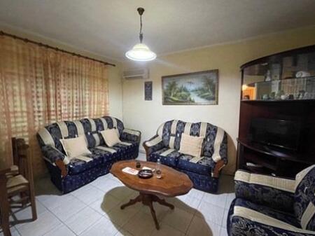 Shitet apartament 1+1 tek Fillimi Ali Demit!