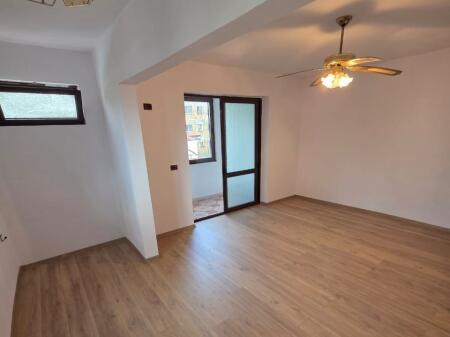 APARTAMENT 2+1 PER SHITJE PRANE PALLATIT TE SPORTIT, DURRES