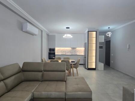 Affittasi appartamento 2+1+2 al Lago Secco 1200 euro/mese