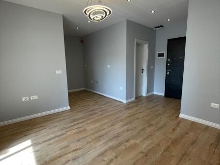 1+1/Shitje5 Maji 98000€
