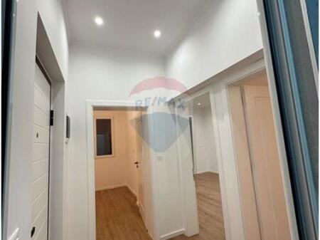 Shitet Apartament 2+1 tek rruga e Duresit