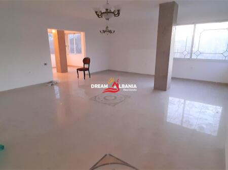 Apartament penthause 4+1 me kuzhine me vete ne shitje ne rrugen Hoxha Tasim afer Optika Roma ne Tirane (ID 4139087)