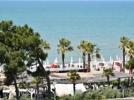  Hotel in Vendita a Golem – Seconda Linea con Vista Mare 