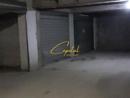 VENDESI MAGAZZINO-GARAGE 45 M2 COMUNE DI PARIGI 50.000 EURO