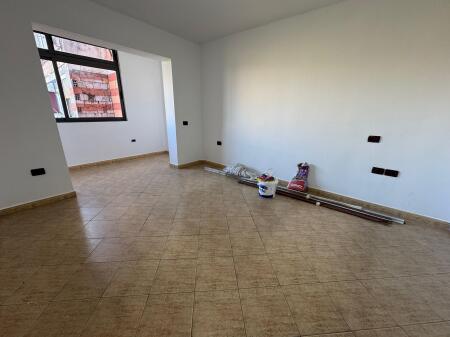 Appartamento 2+1 in vendita in Via Elbasani!