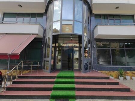AFFITTO, AMBIENTE COMMERCIALE, VETRINA, TIRANA