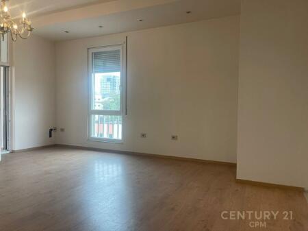 Ufficio Moderno 2+1+2 in Affitto vicino alla Guardia, Ish-Blloku 1.700 € /Mese