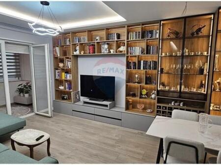 Apartament - Për Shitje - Rruga Ali Demi, Tiranë