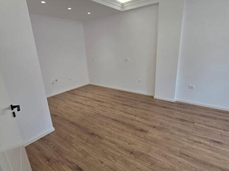 Appartamento 2+1 al Condor Center Via Kavaja!