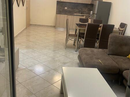 Appartamento 2+1 in affitto al Blv Zogu i Pare!