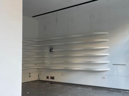 Tirane, locale commerciale in affitto Piano 0, 105 m² 1.700 € (Stadio Dinamo) MLS # 530581007-92