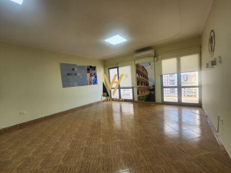 AFFITTASI UFFICIO 100 M2 A ZOGU I ZI 800 EURO