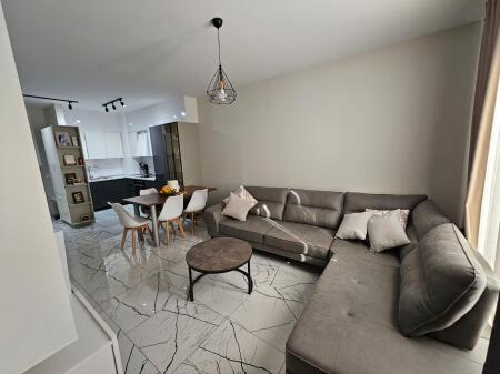 Appartamento In Affitto 1+1 Al Complesso Zircon (ID B210620) Tirana​