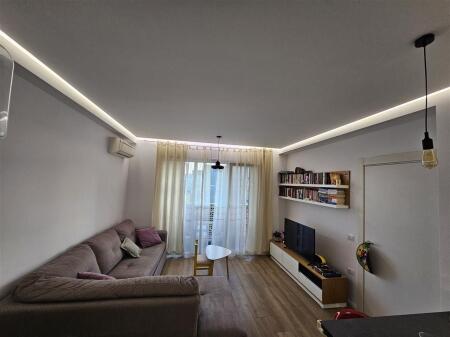 Affittasi appartamento 1+1+ balcone  dietro Kupola!