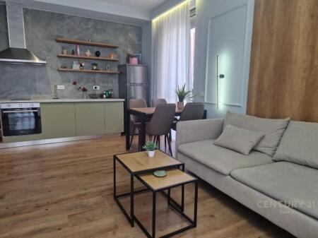 VENDIAMO, APPARTAMENTO PREMIUM 1+1 con 1 POSTO AUTO  195.000 €