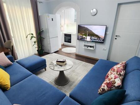 For rent a modern 1+1 apartment in the area of Rruga e Elbasanit, Petro Nini Luarasi Street, near the Neptun shop, 500 thousand lek 