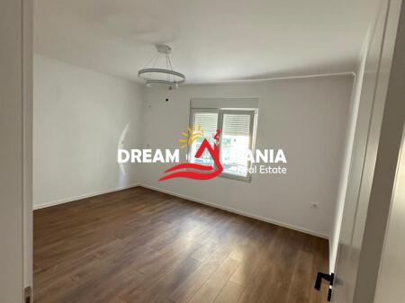 Shitet Apartament 1+1 ne Porcelan, Prane UET ne Tirane (ID 41111182)