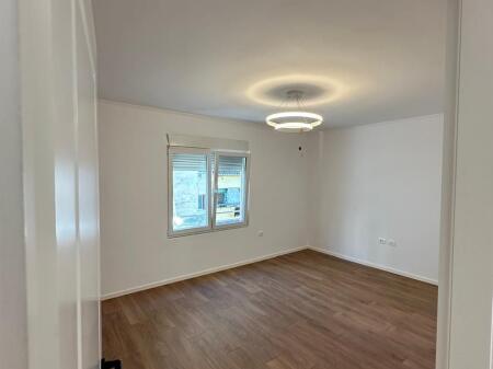  Shitet Apartament 2+1