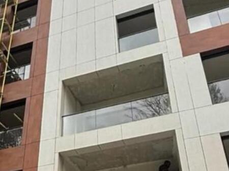 Shitet Apartament Modern 2+1+2 me Parkim - Air Albania